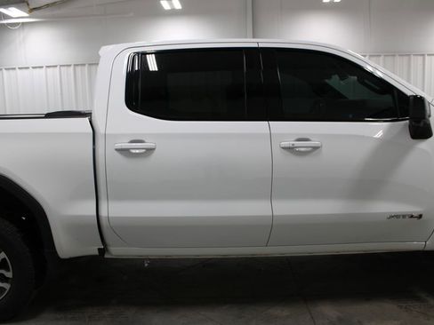 Used 2022 GMC Sierra 1500 AT4 w/ AT4 Premium Package image 10