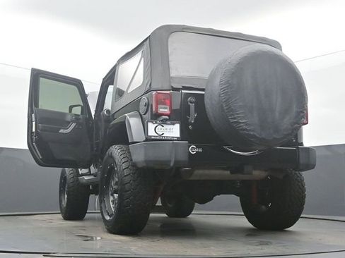 Used 2017 Jeep Wrangler Sahara w/ Connectivity Group image 55