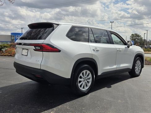 Certified 2024 Toyota Grand Highlander XLE image 4