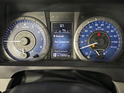 Used 2015 Toyota Sienna XLE w/ XLE Navigation Package image 16