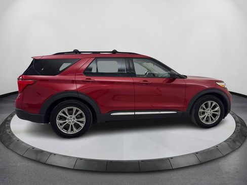 Used 2020 Ford Explorer XLT w/ Equipment Group 202A image 4