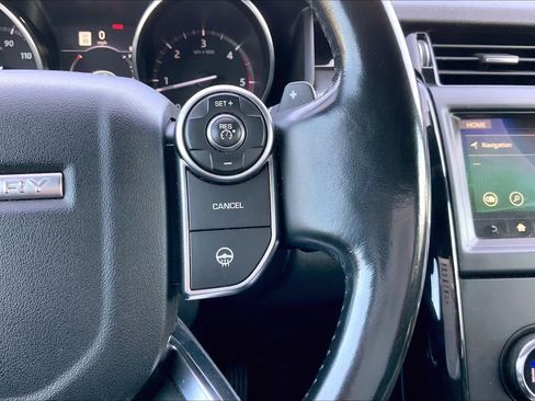 Used 2018 Land Rover Discovery SE AWD/4WD image 24