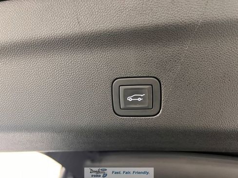 Used 2025 GMC Yukon XL AT4 Ultimate image 37