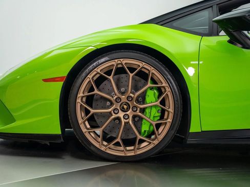 Used 2019 Lamborghini Huracan Performante AWD/4WD image 23