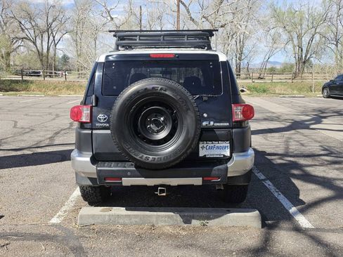 Used 2007 Toyota FJ Cruiser 4WD image 4
