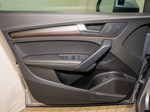 Used 2023 Audi Q5 Prestige w/ Prestige Package image 13