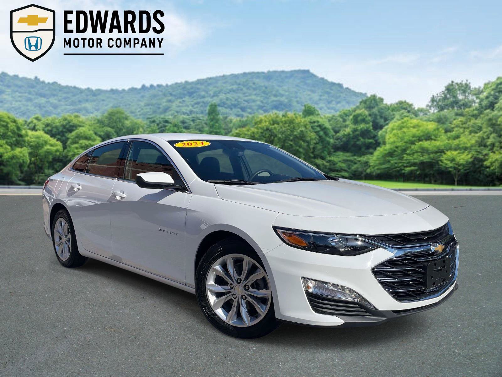 Used 2024 Chevrolet Malibu LT FWD image 1
