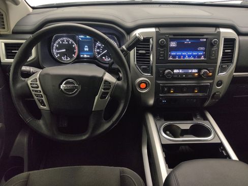 Used 2019 Nissan Titan SV w/ SV Convenience Package RWD image 22