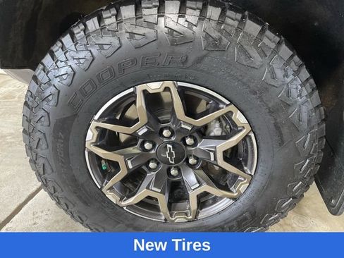 Used 2024 Chevrolet Colorado ZR2 w/ ZR2 Convenience Package III AWD/4WD image 11