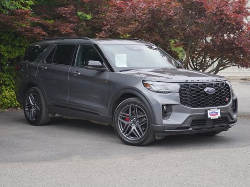 Certified 2025 Ford Explorer ST AWD/4WD image 37