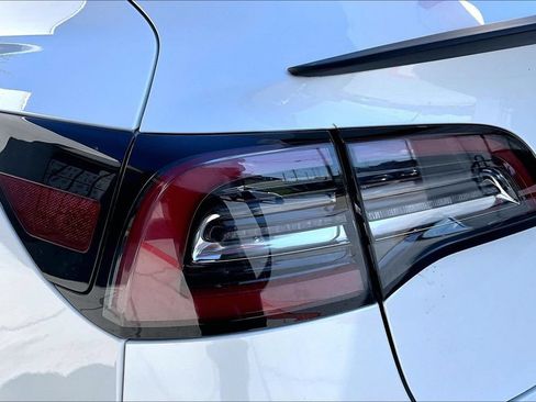 Used 2021 Tesla Model 3 Long Range AWD/4WD image 23