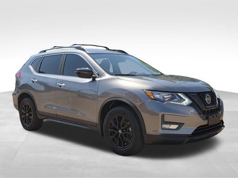Used 2018 Nissan Rogue SV AWD/4WD image 4