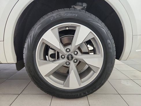 Used 2023 Audi Q5 2.0T Premium w/ Convenience Package image 40