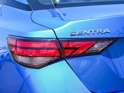 Used 2025 Nissan Sentra SV FWD image 11