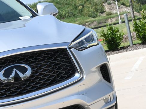 Used 2019 INFINITI QX50 Luxe FWD image 10