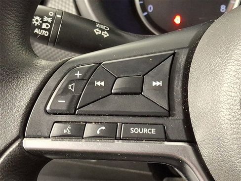 Used 2022 Nissan Kicks S image 26