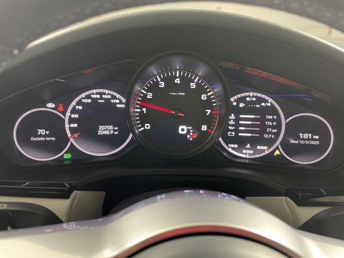 Used 2022 Porsche Cayenne S image 18