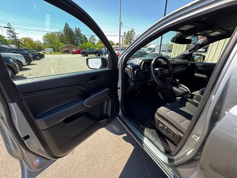 Used 2024 Chevrolet Colorado Trail Boss w/ LPO, Skid Plate Package AWD/4WD image 10