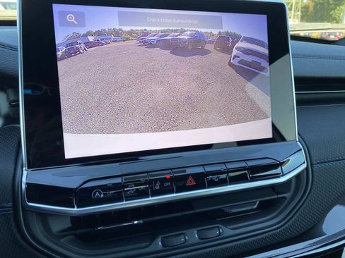 New 2026 Jeep Compass Limited image 9