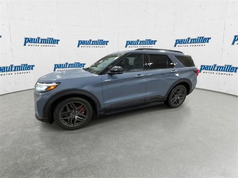 Used 2025 Ford Explorer ST w/ Sun And Sound Package image 6