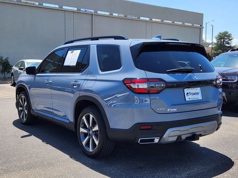 Used 2025 Honda Pilot Elite image 5