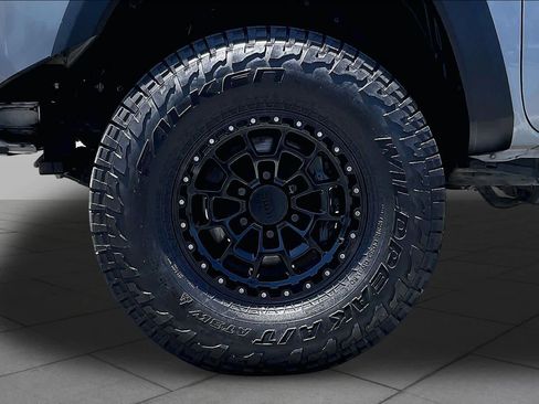Used 2020 Toyota Tacoma TRD Off-Road w/ Technology Package AWD/4WD image 9