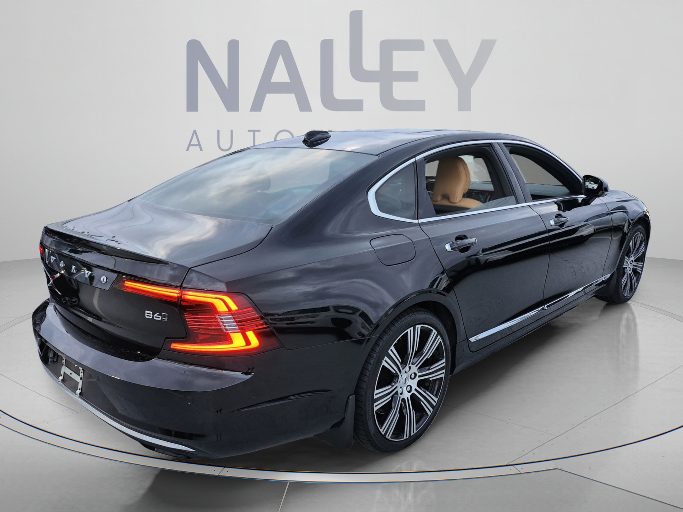 Used 2022 Volvo S90 B6 Inscription AWD/4WD image 4