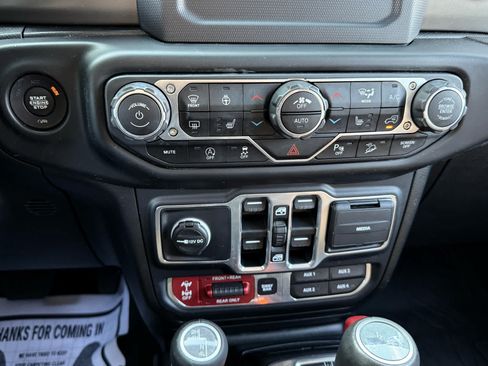 Used 2020 Jeep Wrangler Unlimited Rubicon w/ Safety Group AWD/4WD image 19
