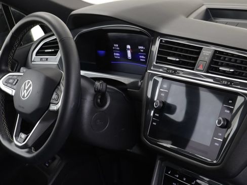 Certified 2023 Volkswagen Tiguan SE R-Line FWD image 20