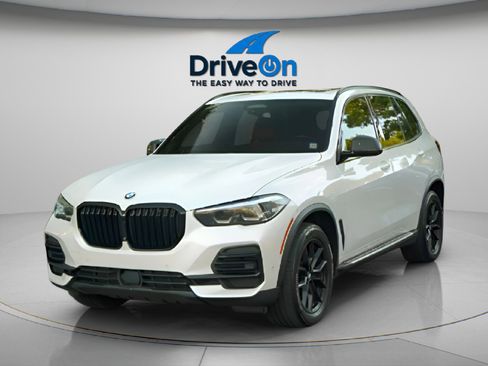 Used 2022 BMW X5 xDrive40i image 2