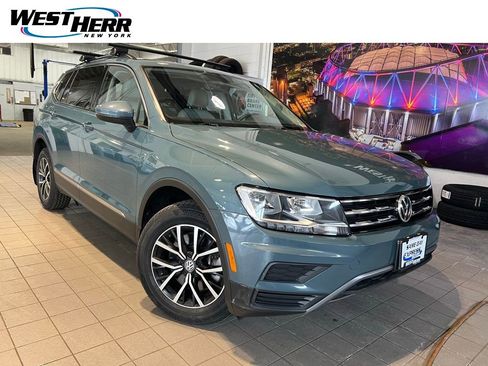 Used 2021 Volkswagen Tiguan SE w/ Panoramic Sunroof Package image 1