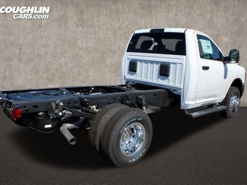 New 2024 RAM 3500 Tradesman w/ Chrome Appearance Group image 7