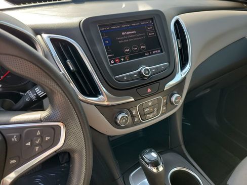 Used 2021 Chevrolet Equinox LT FWD image 23