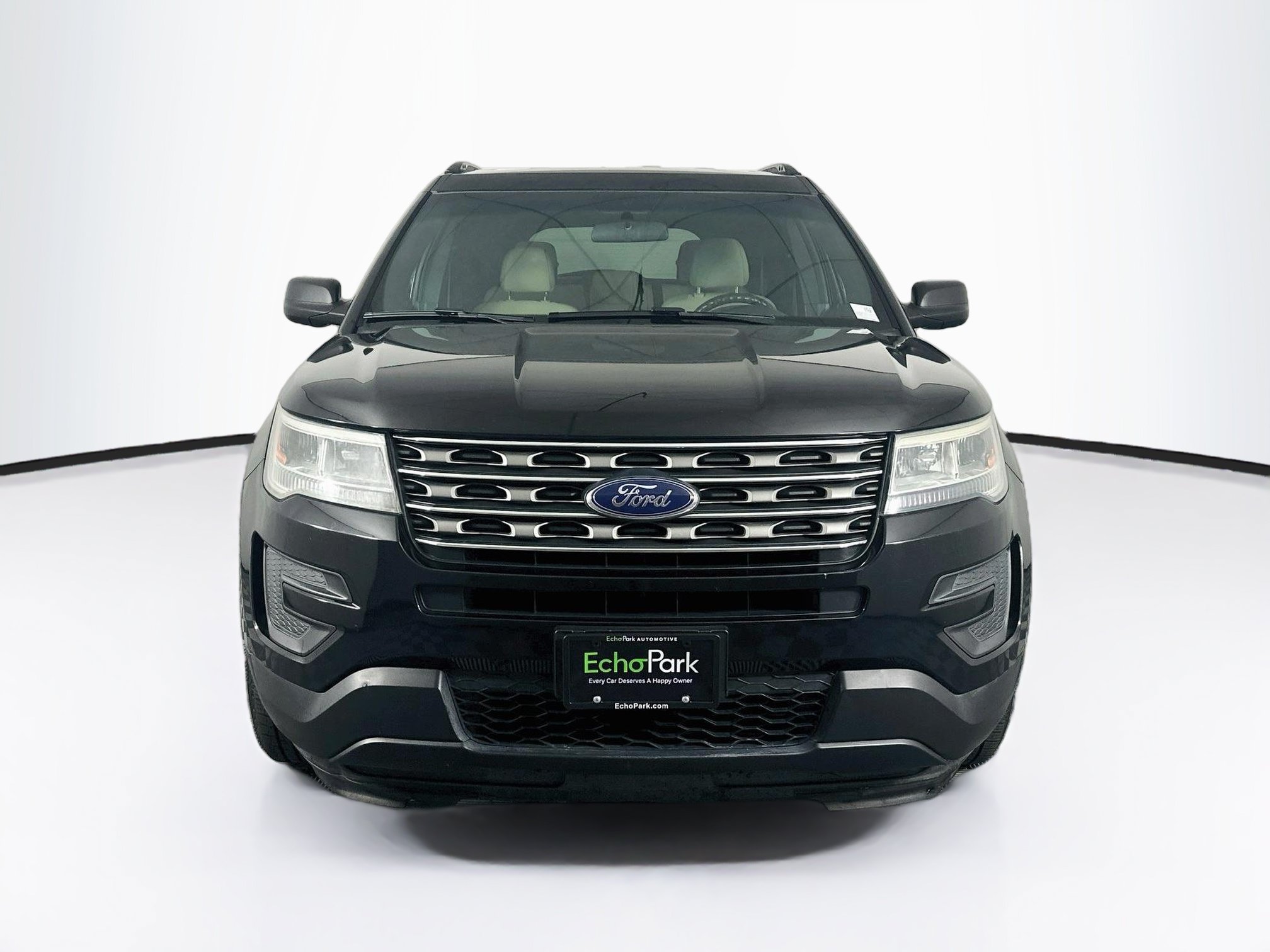 Used 2016 Ford Explorer FWD image 2