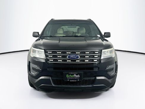 Used 2016 Ford Explorer FWD image 2