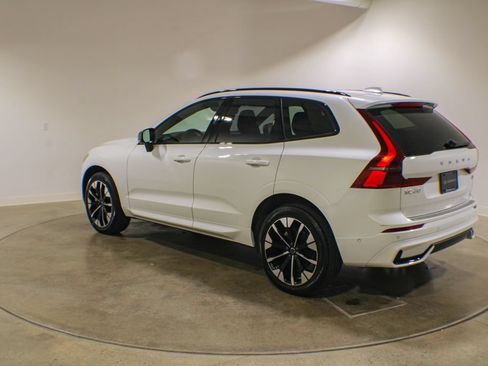Certified 2026 Volvo XC60 B5 Plus AWD/4WD image 3