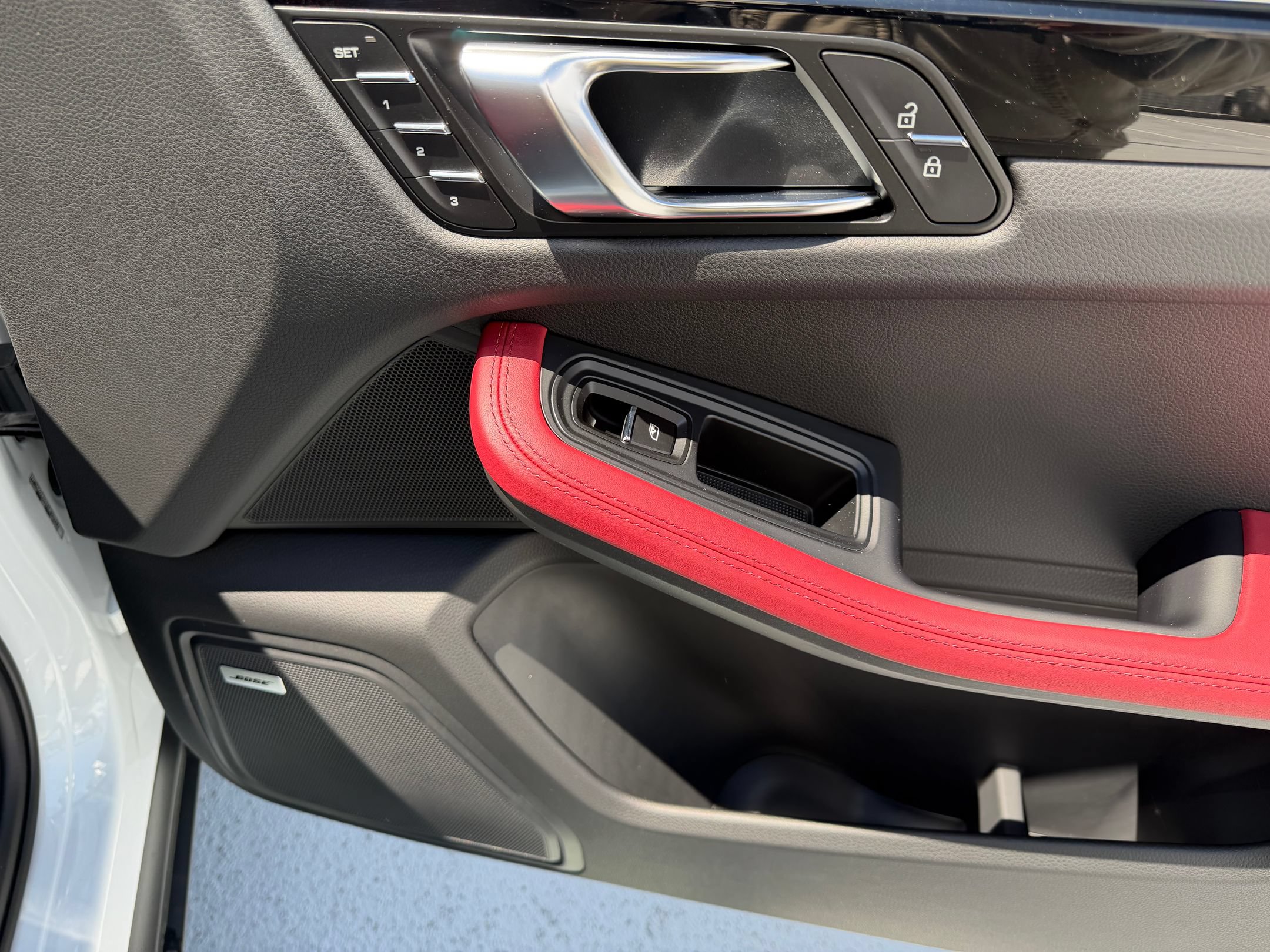 Certified 2026 Porsche Macan AWD/4WD image 18
