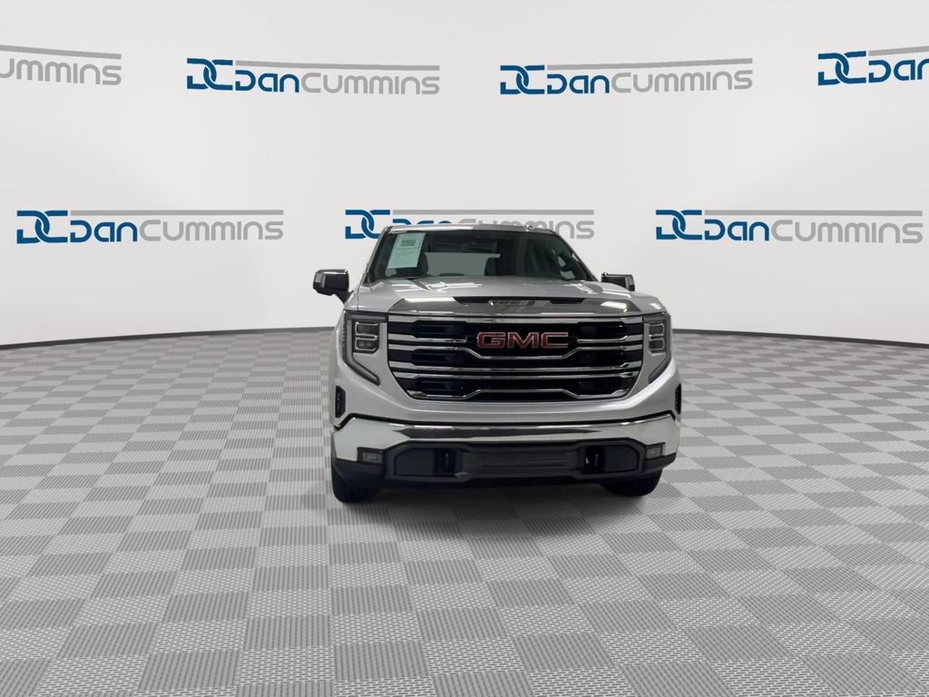 Used 2022 GMC Sierra 1500 SLT AWD/4WD image 3