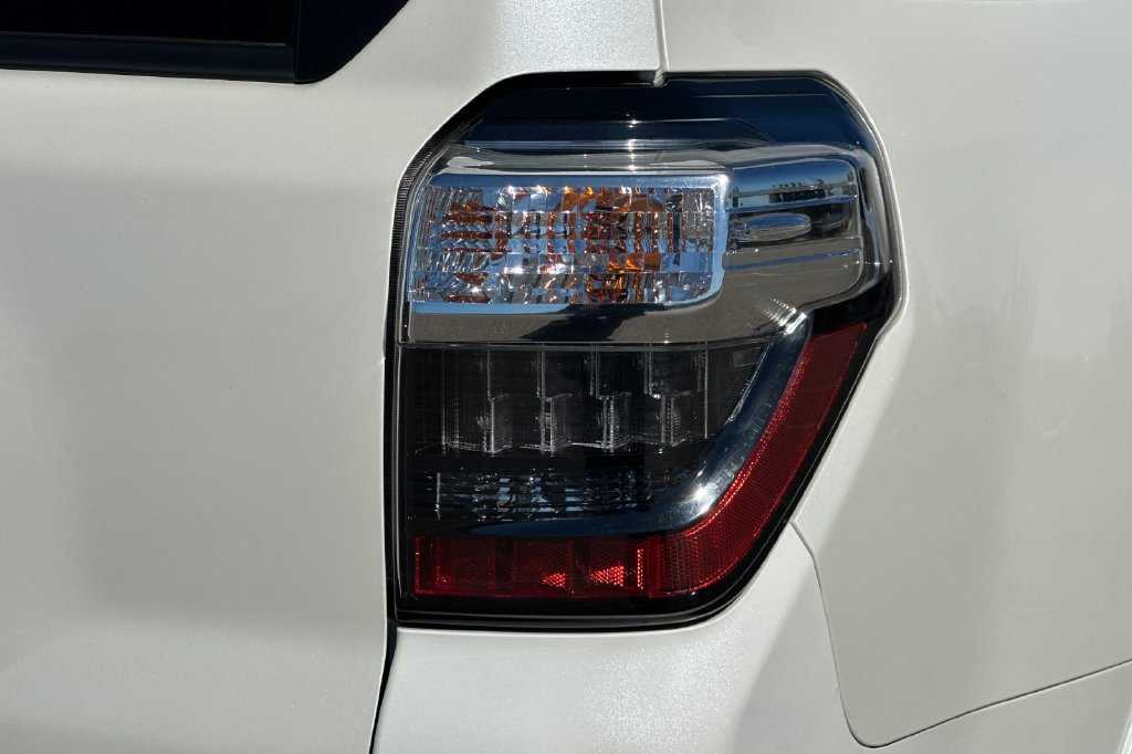 Used 2023 Toyota 4Runner Limited AWD/4WD image 28