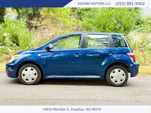 Used 2006 Scion xA FWD image 2