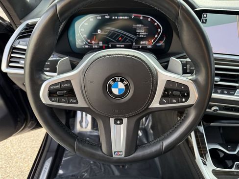 Used 2021 BMW X7 M50i w/ Cold Weather Package image 19
