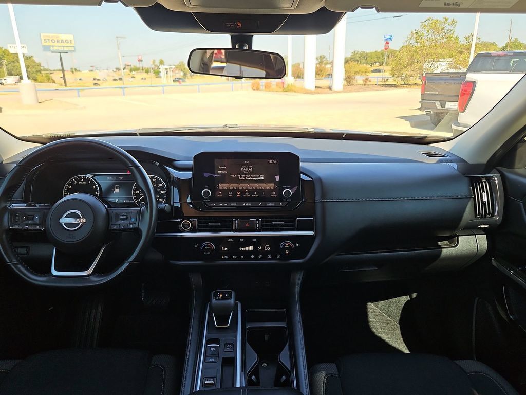 Used 2022 Nissan Pathfinder SV FWD image 17