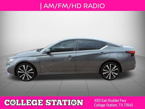 Used 2022 Nissan Altima 2.5 SR AWD/4WD image 7