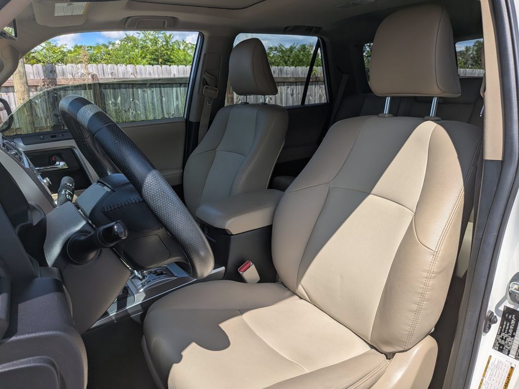 Used 2022 Toyota 4Runner SR5 Premium w/ Moonroof Package AWD/4WD image 11