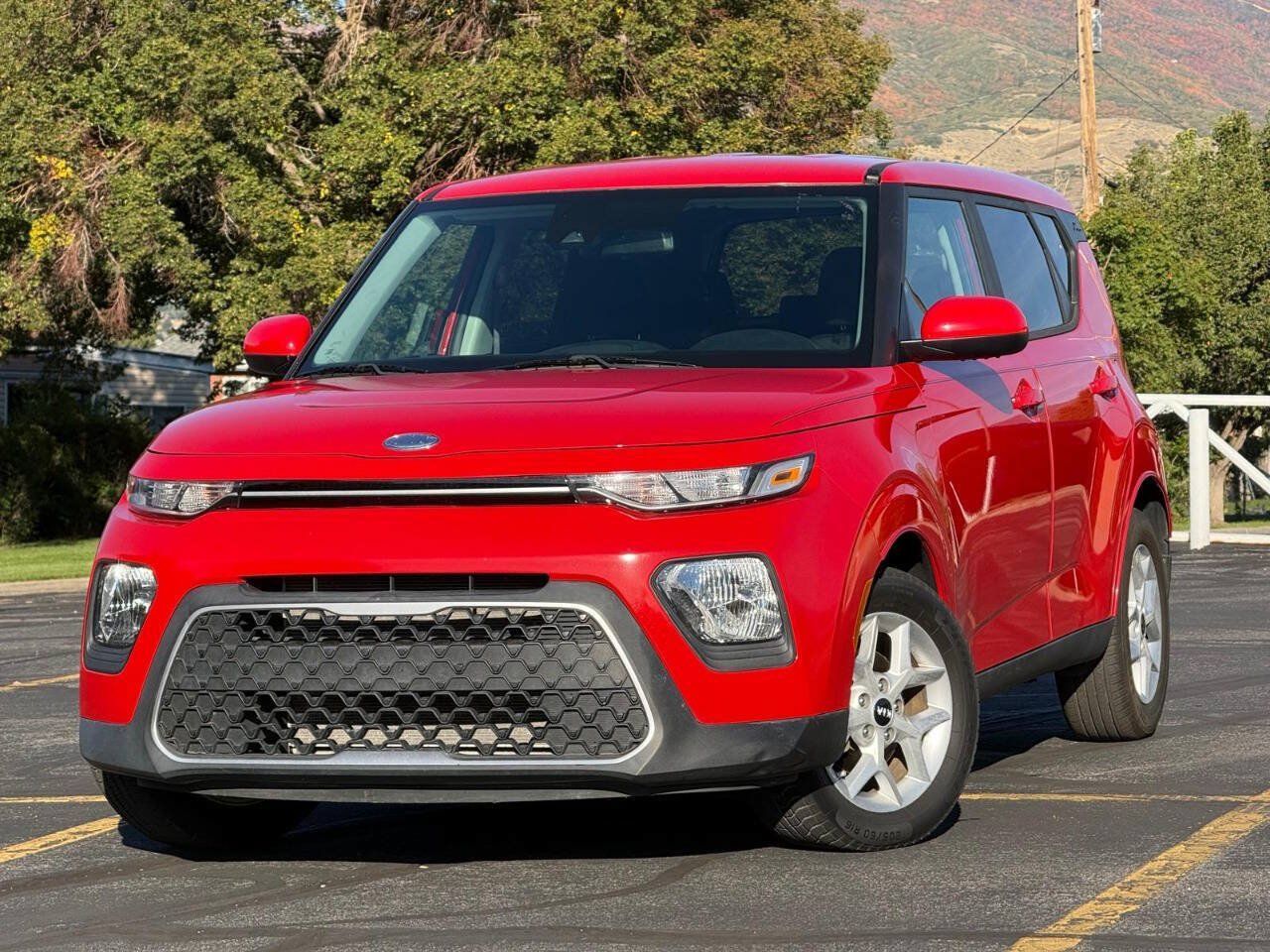 Used 2020 Kia Soul S FWD image 1