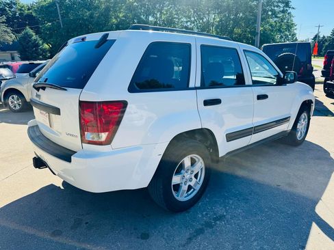 Used 2005 Jeep Grand Cherokee Laredo AWD/4WD image 3