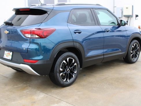 Used 2021 Chevrolet TrailBlazer LT w/ Sun and Liftgate Package image 6
