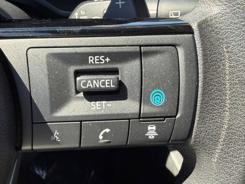 Used 2023 Nissan Rogue SV FWD image 18