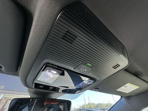 Used 2025 Volkswagen ID.4 Pro image 16