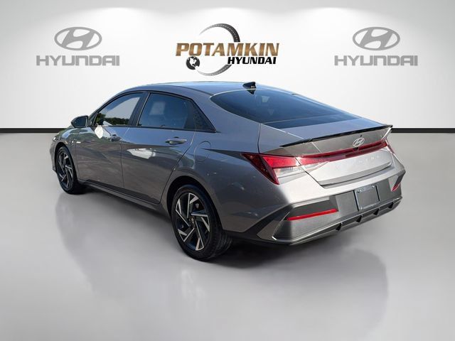 Certified 2025 Hyundai Elantra Sport FWD image 7